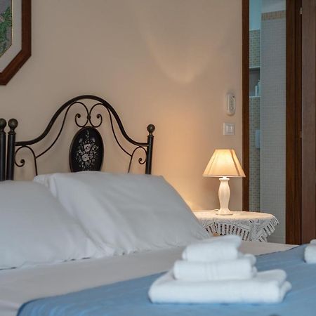 Bed and Breakfast Lu Caffa By Typney Верноле Екстер'єр фото