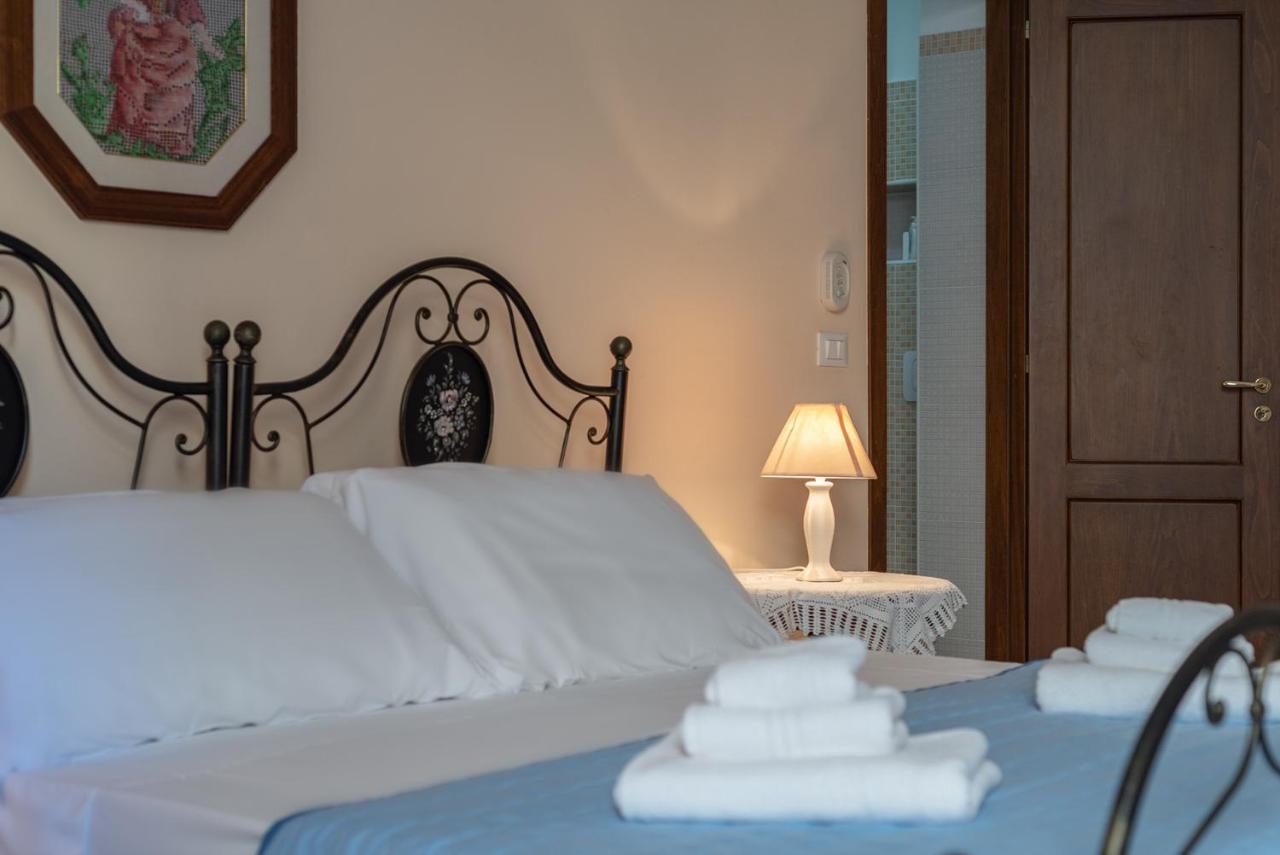 Bed and Breakfast Lu Caffa By Typney Верноле Екстер'єр фото