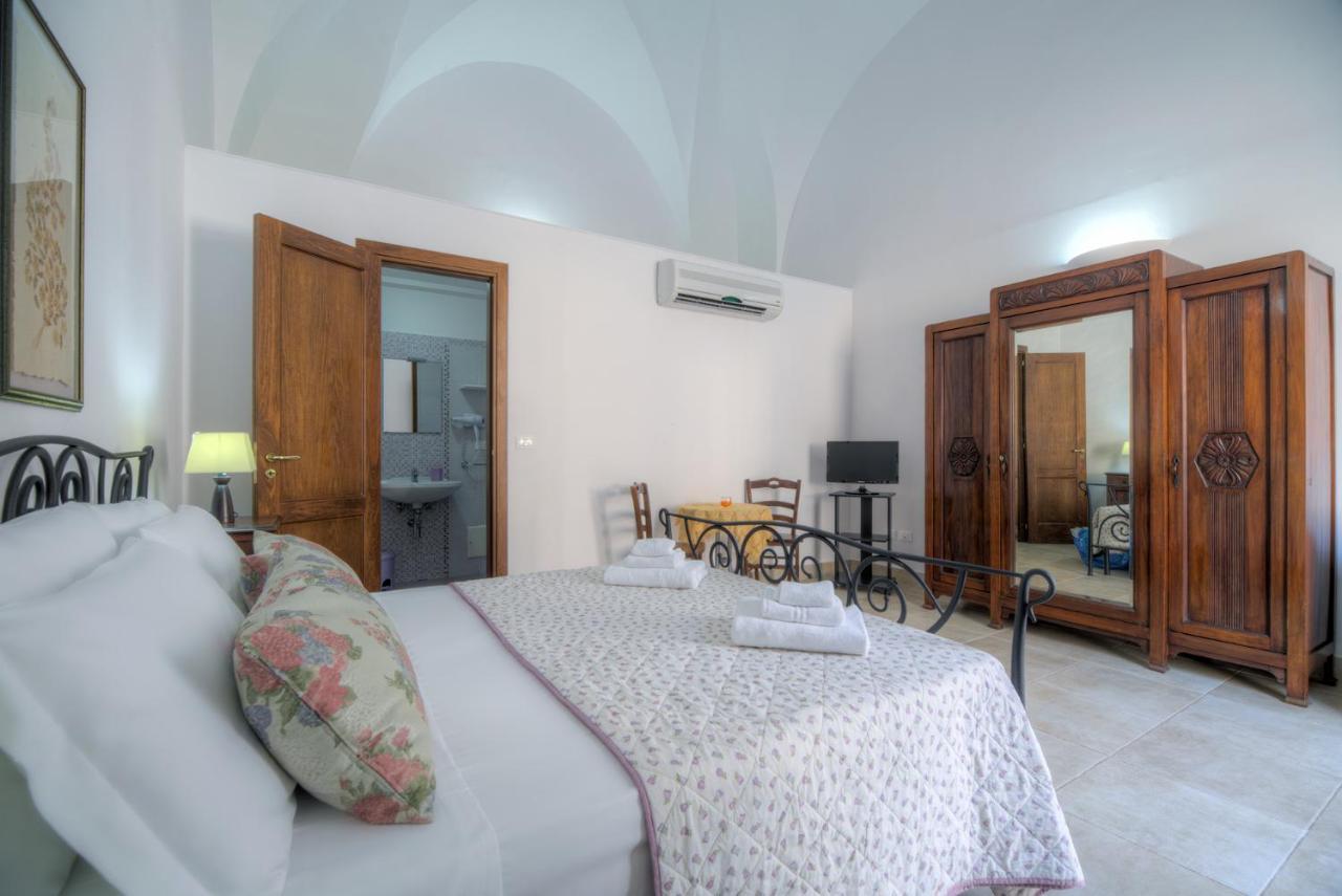 Bed and Breakfast Lu Caffa By Typney Верноле Екстер'єр фото